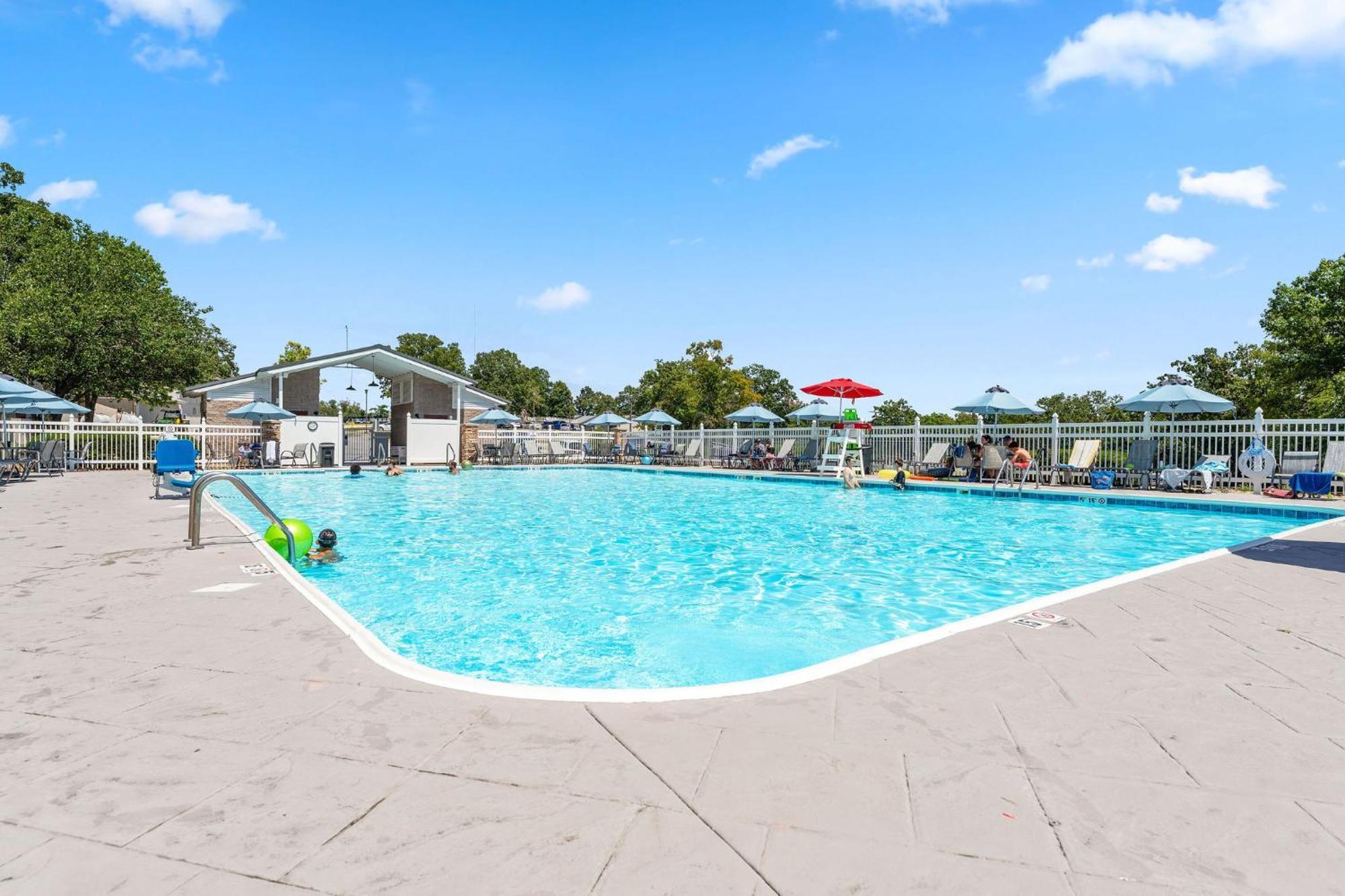 Cozy Top Floor 2Br Condo With View And Amenities!! Point Lookout Kültér fotó
