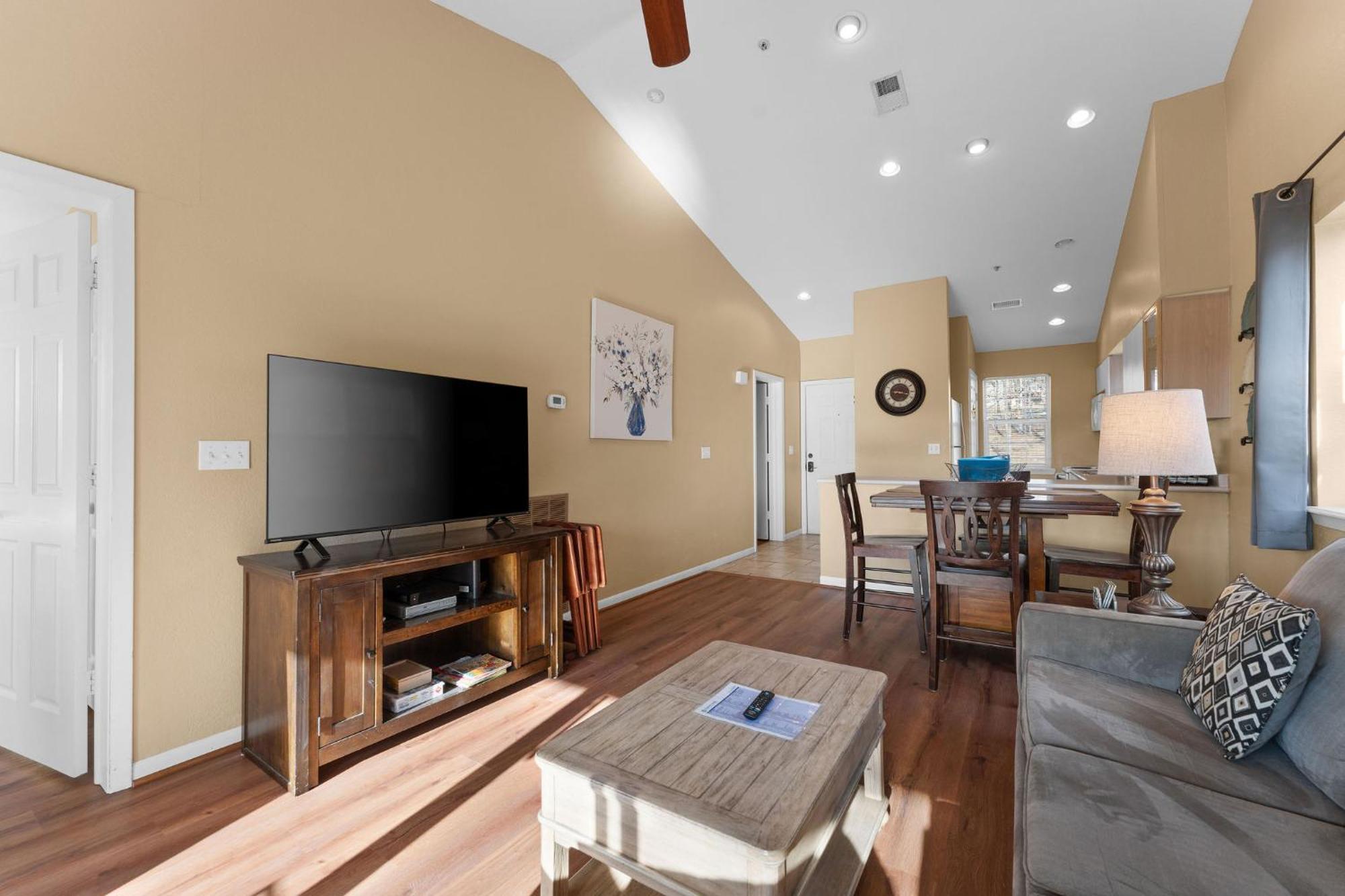 Cozy Top Floor 2Br Condo With View And Amenities!! Point Lookout Kültér fotó