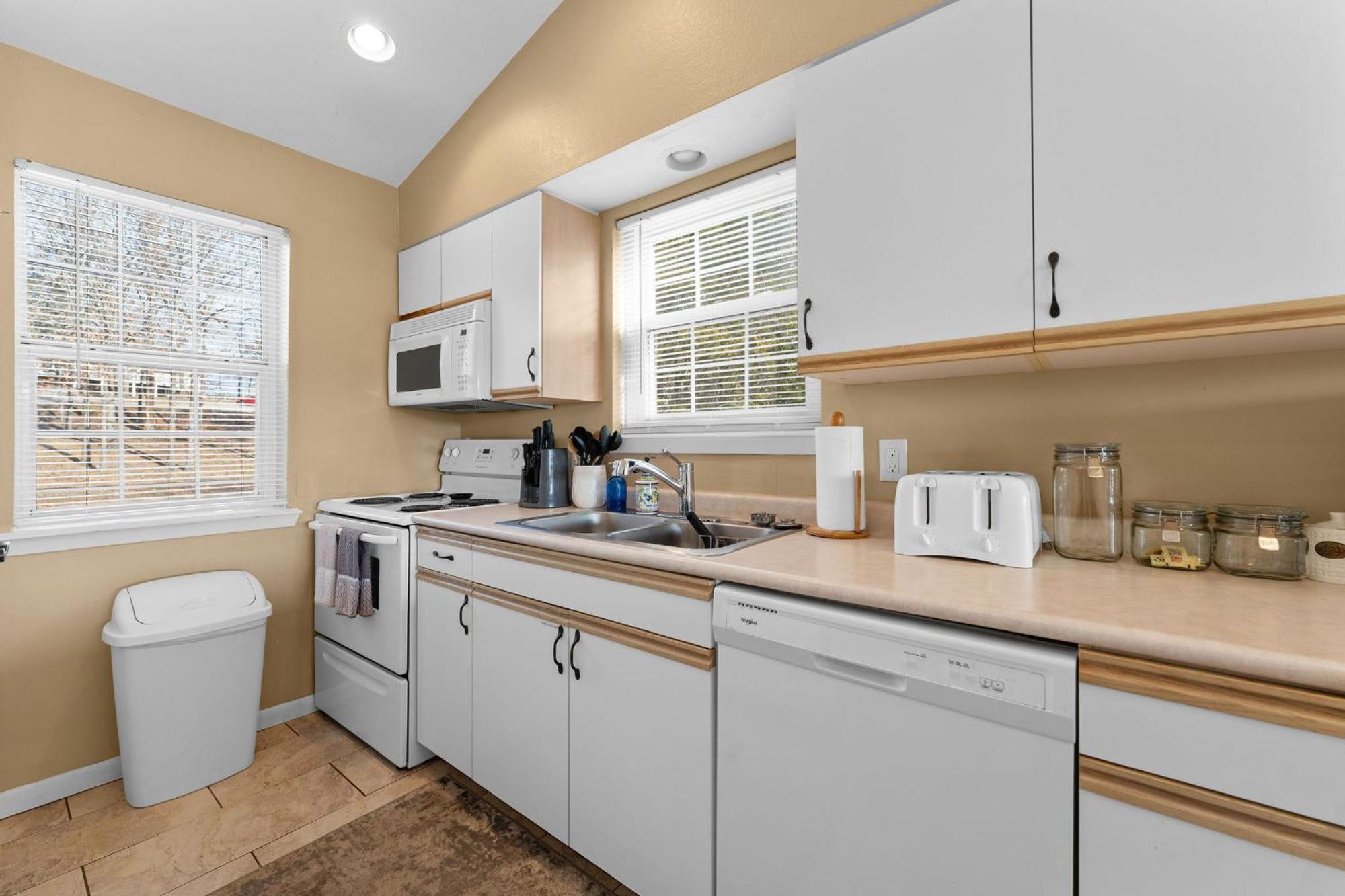 Cozy Top Floor 2Br Condo With View And Amenities!! Point Lookout Kültér fotó