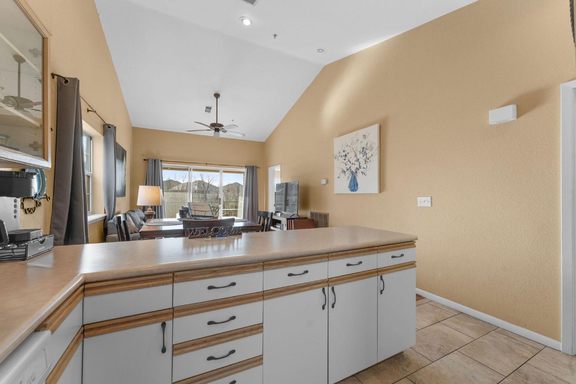 Cozy Top Floor 2Br Condo With View And Amenities!! Point Lookout Kültér fotó